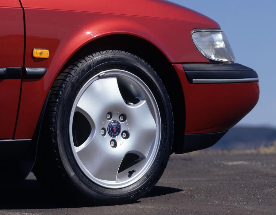  Saab 900 Coupe 1993 года  (фото 15 из 27)